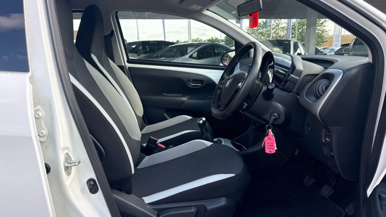 Toyota Aygo 1.0 VVT-i X-Play 5dr Petrol Hatchback